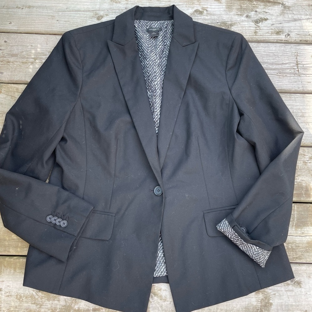 ANN Taylor black blazer fits size 14